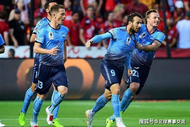 组图：世界杯-法国VS伊拉克 下半场因暴雨雷电推迟
